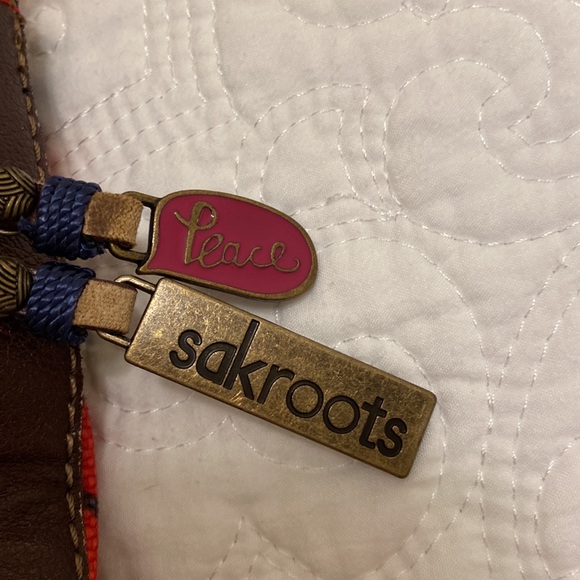 Sakroots Peace, Medium Tote Satchel, Crimson Flower - Picture 3 of 16